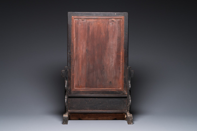 A Chinese huali box and cover, a burl wood-topped stand, a table screen mirror and a pair of Buddhist lions,  19/20th C.