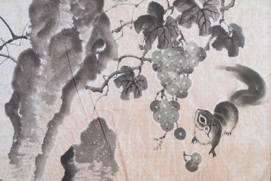 Liu Ruihua 劉瑞華 (1971): 'Ecureuils et raisins', encre et couleurs sur papier, dat&eacute; 1995 et Jiang Yunge 江雲閣: 'Bambou', encre sur soie, dat&eacute; 1949