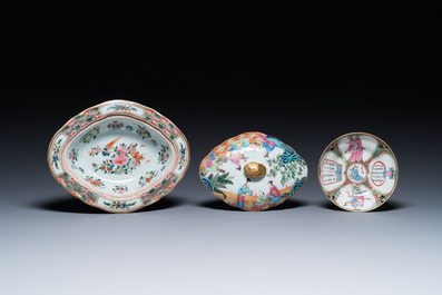 Une tasse et soucoupe en porcelaine de Chine famille rose de Canton &agrave; d&eacute;cor 'Wu Shuang Pu' et une terrine couverte, 19&egrave;me