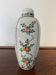 Vase couvert en porcelaine de Chine famille verte &agrave; d&eacute;cor des quatre saisons, Kangxi