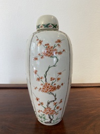 Vase couvert en porcelaine de Chine famille verte &agrave; d&eacute;cor des quatre saisons, Kangxi