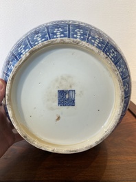 Een Chinese blauw-witte 'hu' vaas met lotusslingers, Qianlong merk, 19e eeuw