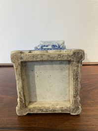 A Chinese blue and white square 'gu' vase, 19th C.