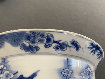 Bol en porcelaine de Chine en bleu et blanc &agrave; d&eacute;cor de fleurs de cerisier, Kangxi