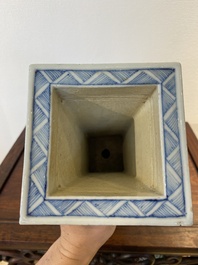 A Chinese blue and white square 'gu' vase, 19th C.