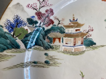 Deux plats en porcelaine de Chine famille rose, Qianlong