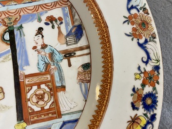 A Chinese famille verte dish with ladies in a pavillion, Yongzheng