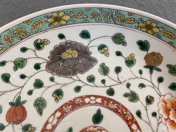 Paire d'assiettes en porcelaine de Chine famille verte, Kangxi