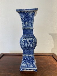 A Chinese blue and white square 'gu' vase, 19th C.