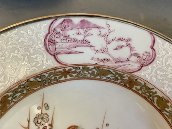 Paire d'assiettes en porcelaine de Chine famille rose &agrave; d&eacute;cor de pies et de prunus aux bords en bianco-sopra-bianco, Yongzheng