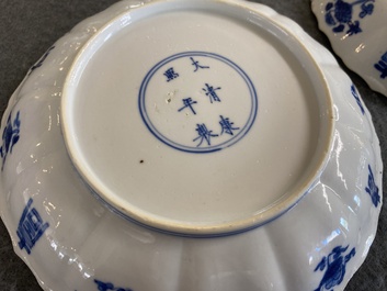 Twee Chinese blauw-witte borden, Kangxi merk en periode