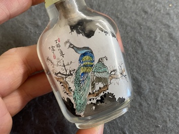 Vijf Chinese binnenin beschilderde glazen snuifflessen en &eacute;&eacute;n in Canton of Peking email, 19/20e eeuw