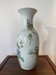 Vase en porcelaine de Chine famille rose &agrave; d&eacute;cor des deux c&ocirc;t&eacute;s, sign&eacute; Hong Chengwang 洪成旺, dat&eacute; 1906