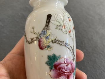 Trois vases en porcelaine de Chine famille rose et en bleu, blanc et rouge de cuivre, 19/20&egrave;me