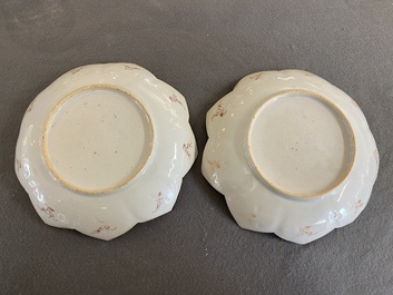 Un plat et deux coupes en forme de lotus en porcelaine de Chine famille rose, Qianlong