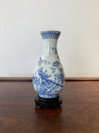 A Chinese blue and white-enamelled 'pheasants' vase, 19/20th C.