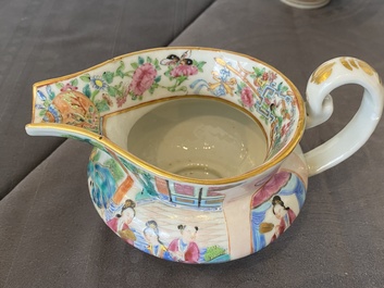 Service &agrave; th&eacute; de 24 pi&egrave;ces en porcelaine de Chine famille rose de Canton, 19&egrave;me