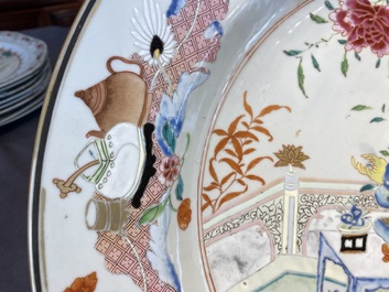 A Chinese famille rose 'antiquities' dish, Yongzheng/Qianlong