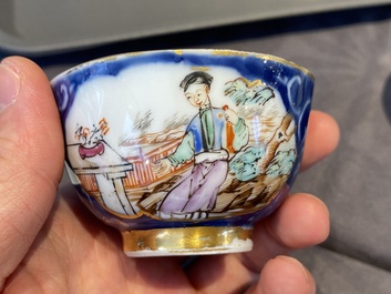 Service &agrave; th&eacute; de 18 pi&egrave;ces en porcelaine de Chine famille rose &agrave; sujet mandarin, Qianlong