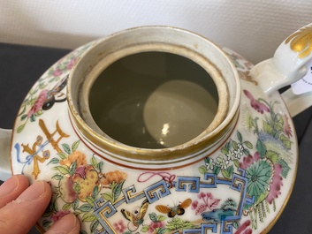 Service &agrave; th&eacute; de 24 pi&egrave;ces en porcelaine de Chine famille rose de Canton, 19&egrave;me