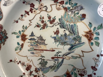 Plat profond en porcelaine de Chine famille rose, Yongzheng