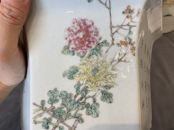 Vier stukken Chinees famille rose en qianjiang cai porselein, 19/20e eeuw