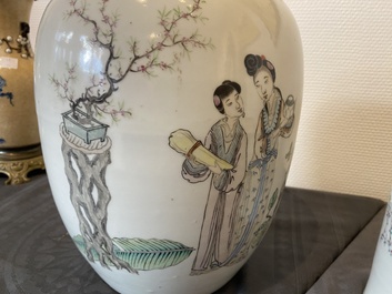 Quatre pi&egrave;ces en porcelaine de Chine famille rose et qianjiang cai, 19/20&egrave;me