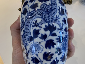 Five Chinese blue and white vases, 19th C.