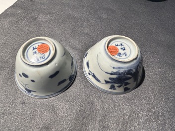 Neuf pi&egrave;ces en porcelaine de Chine en bleu et blanc provenant d'&eacute;paves, Wanli et post&eacute;rieur