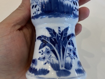 Five Chinese blue and white vases, 19th C.