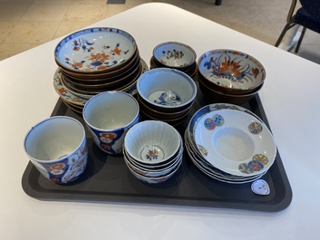 A varied collection of Chinese cups and saucers, 18/19th C.