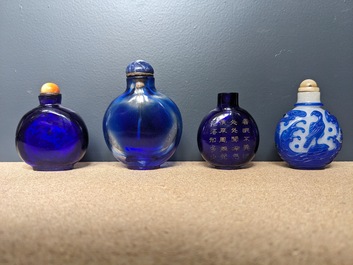 Acht Chinese glazen snuifflessen, 19/20e eeuw