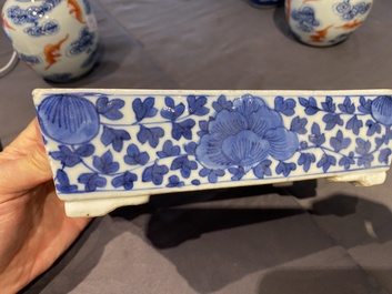 Een diverse collectie Chinees porselein, Kangxi en later