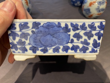 A varied collection of Chinese porcelain, Kangxi and later