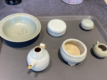 Six pi&egrave;ces en porcelaine de Chine en c&eacute;ladon et qingbai, Song et post&eacute;rieur