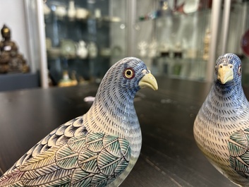 Paire de pigeons en biscuit &eacute;maill&eacute; vert, Chine, 19/20&egrave;me