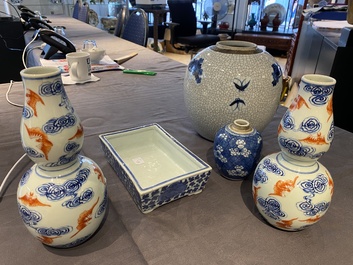 A varied collection of Chinese porcelain, Kangxi and later