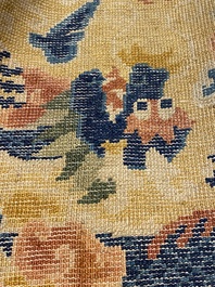 Een groot Chinees Ningxia tapijt met draken op gele fondkleur, Tai He Tian 太和殿 merk, 19e eeuw