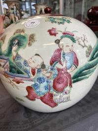 A varied collection of Chinese famille rose and qianjiang cai porcelain, 19/20th C.