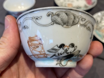 Paire de tasses et soucoupes en porcelaine de Chine famille rose &agrave; d&eacute;cor de tourterelles, Qianlong