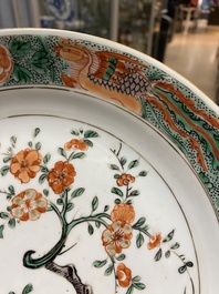 Deux plats en porcelaine de Chine famille verte &agrave; d&eacute;cor de pies et de prunus, Kangxi