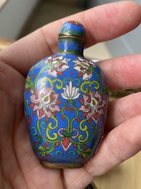 Six Chinese silver and cloisonn&eacute; snuff bottles, 19/20th C.