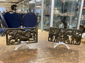 Deux plaques de ceinture en bronze dor&eacute;, Chine, culture Xiongnu, Qin
