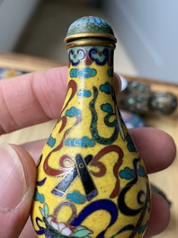 Six Chinese silver and cloisonn&eacute; snuff bottles, 19/20th C.