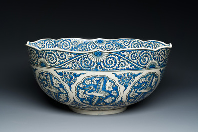 A large blue and white Safavid-style chinoiserie bowl, Samson, Paris, 19th C.