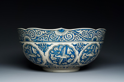 A large blue and white Safavid-style chinoiserie bowl, Samson, Paris, 19th C.