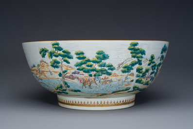 Grand bol en porcelaine de Chine famille rose &agrave; d&eacute;cor de la chasse aux renards, Qianlong