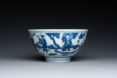 Bol en porcelaine de Chine en bleu et blanc &agrave; d&eacute;cor des 'huit immortels', marque et &eacute;poque de Jiajing