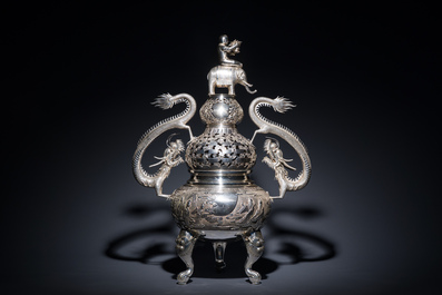 A large Chinese silver tripod censer, Shanghai Xinfengxiang 上海新鳳祥 mark, dated 1925