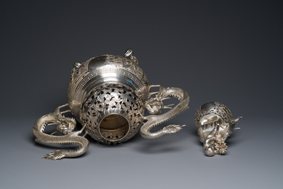 A large Chinese silver tripod censer, Shanghai Xinfengxiang 上海新鳳祥 mark, dated 1925